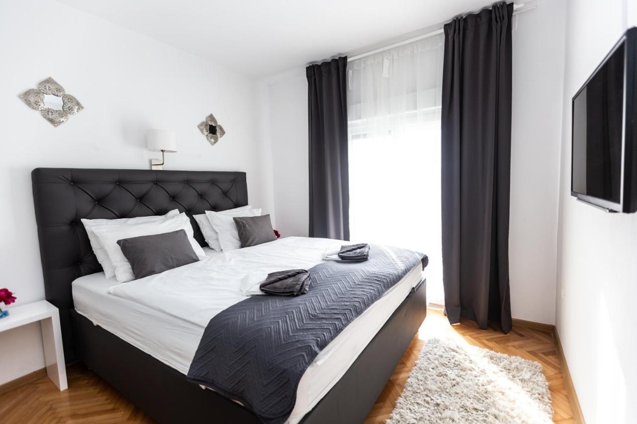 Luxury Apartments Mia Podstrana Bagian luar foto