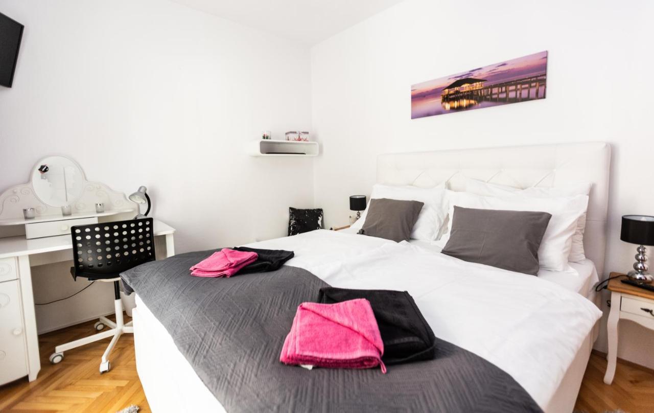 Luxury Apartments Mia Podstrana Bagian luar foto