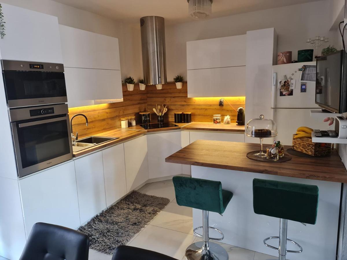 Luxury Apartments Mia Podstrana Bagian luar foto