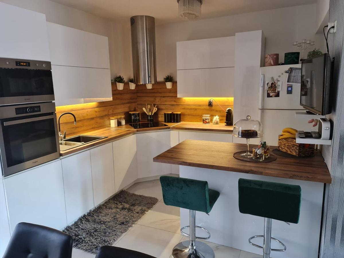 Luxury Apartments Mia Podstrana Bagian luar foto