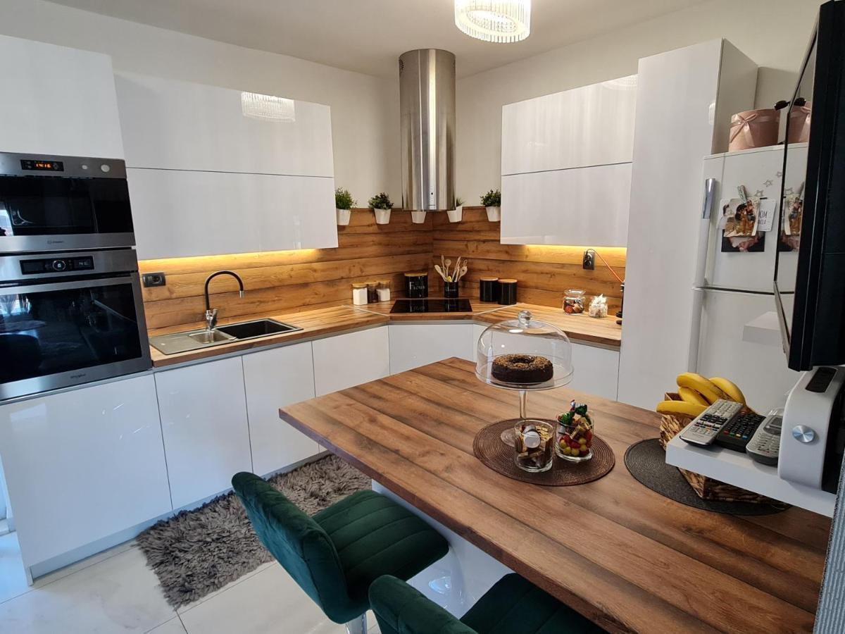 Luxury Apartments Mia Podstrana Bagian luar foto
