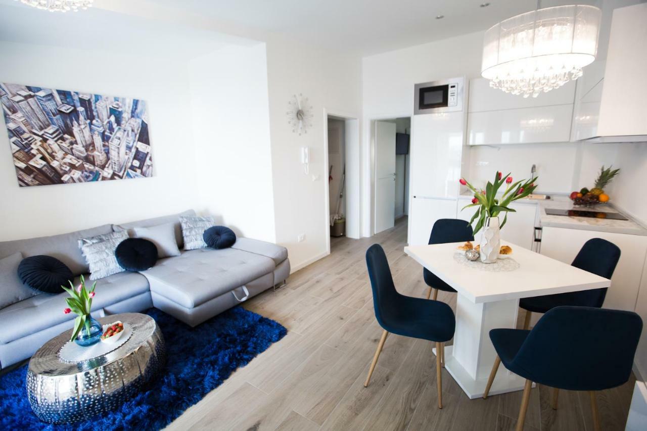 Luxury Apartments Mia Podstrana Bagian luar foto